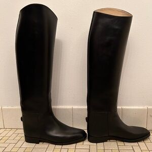 Calling all English Horseback Riders - Women’s Black Equestrian Riding Boot